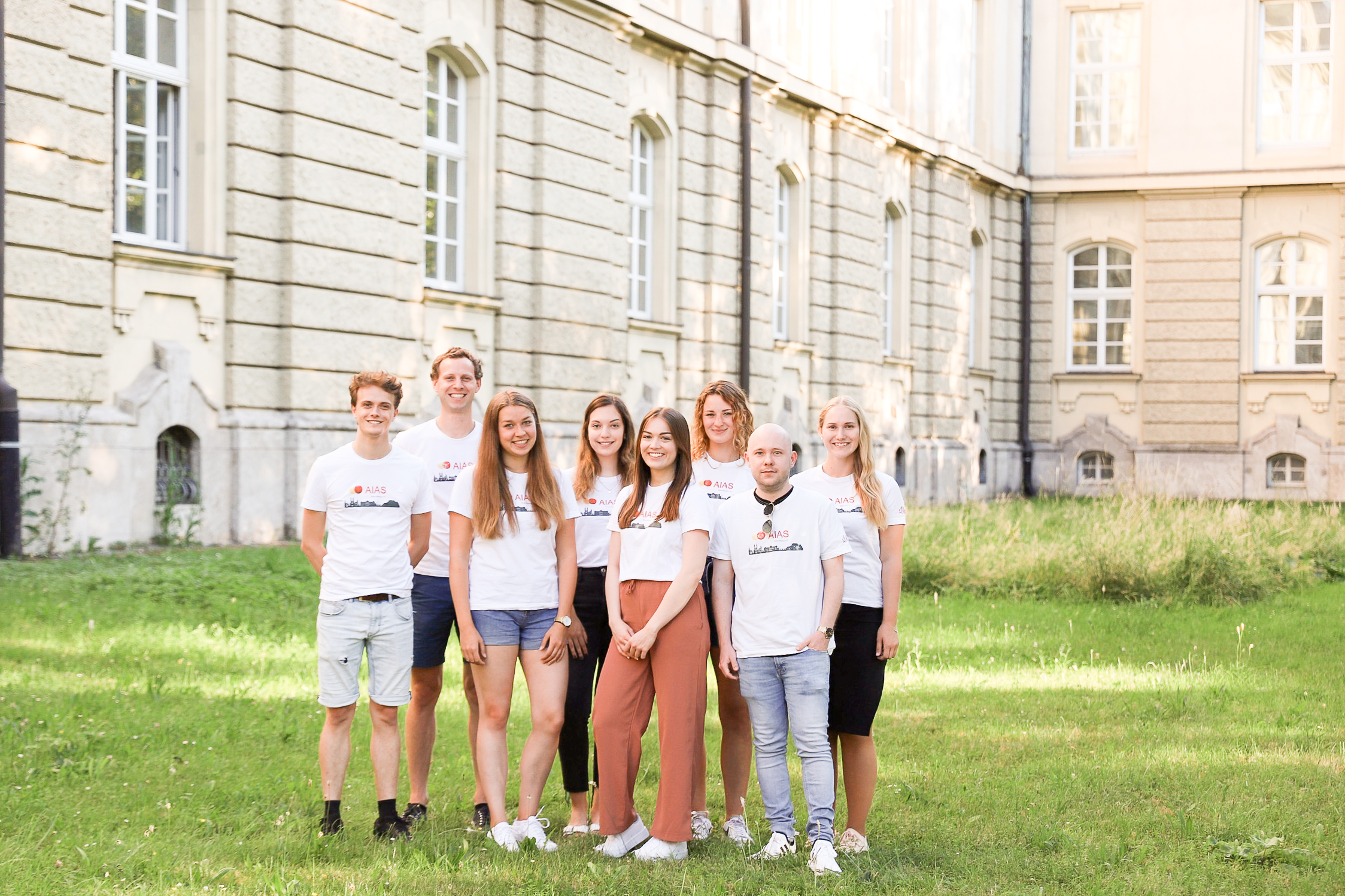 alle Mitglieder von AIAS Würzburg e.V. auf einem Bild